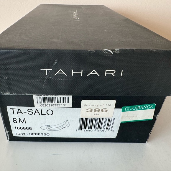 Tahari Dark Brown Leather and Patent Trim Low Heel Flats. Size: 8 - Picture 3 of 9